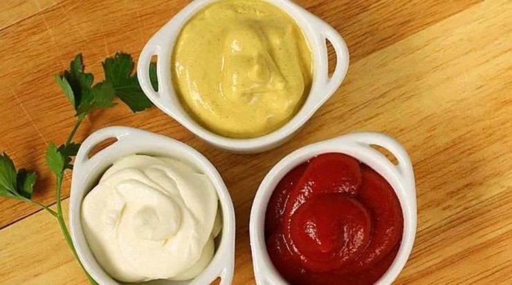 Mejor evitar estas salsas industriales (Imago)