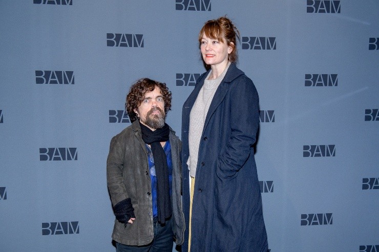 Peter Dinklage y su esposaErica Schmidt (Getty)