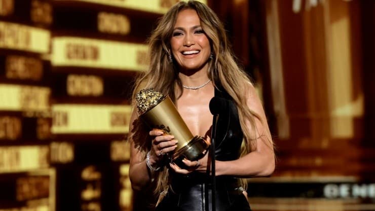 Jennifer Lopez will star in a movie on Netflix.