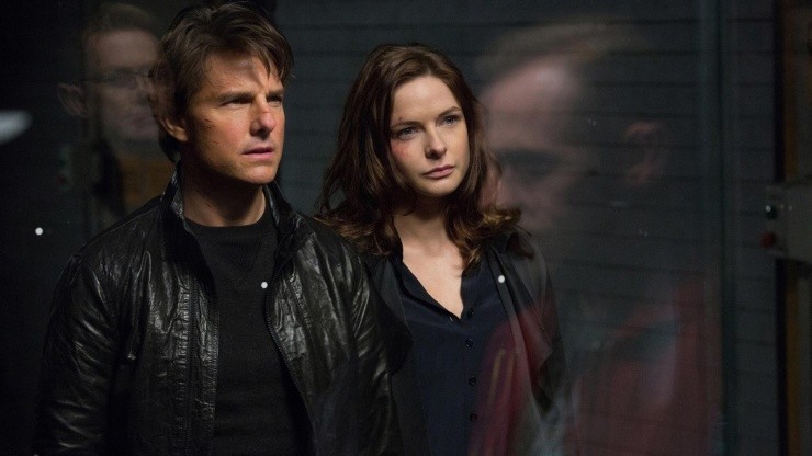 Rebecca Ferguson acompañará a Tom Cruise en las próximas dos cintas de Misión Imposible.