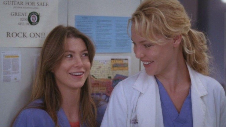Ellen Pompeo y Katherine Heigl en Grey's Anatomy.