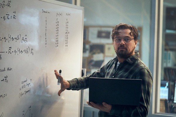 DiCaprio es un científico en la nueva película de McKay. (Netflix)