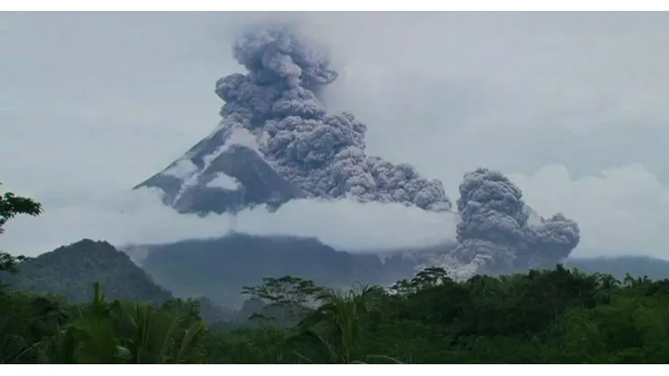 Series and documentary films portray what happens when a volcano erupts and the consequences for people