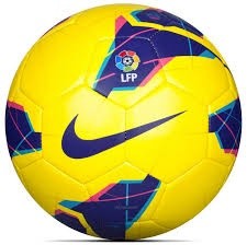 El balón de la temporada 2012-13 de La Liga (España).