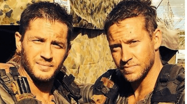 Tom y su doble de riesgo en el rodaje de “Mad Max” (Films Nation)