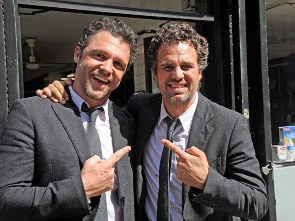 Mark Ruffalo y su doble en el set de “Now you see mee” (Getty Images)