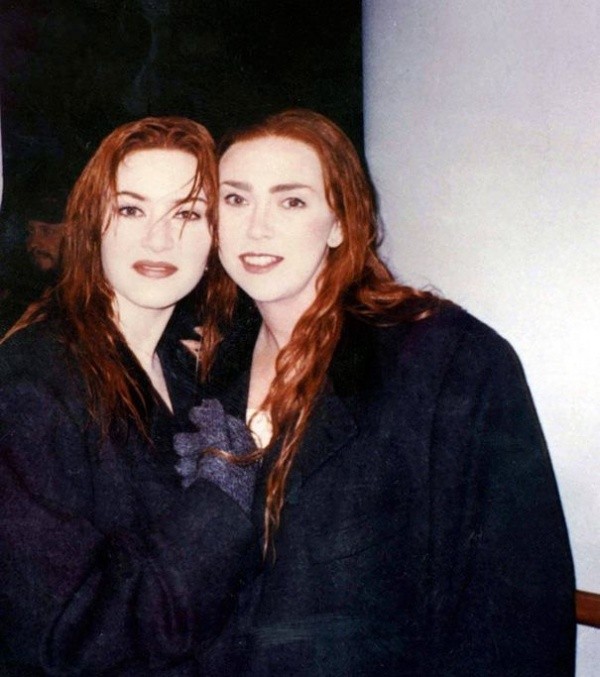 Kate Winslet y su doble después de la icónica escena de “Titanic” (Instagram)