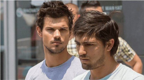 La estrella de “Crepúsculo” junto a su dobleen unrodaje (Instagram)