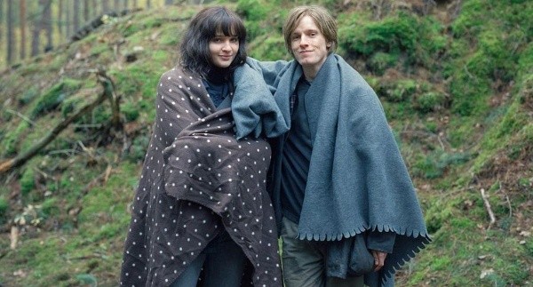 Lisa Vicari y Louis Hofmann, durante las grabaciones de ‘Dark’.