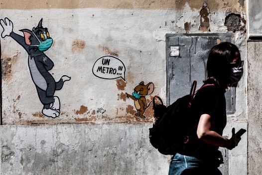 Pintura de Tom y Jerry en las calles de Roma en Mayo de 2020 (GETTY)