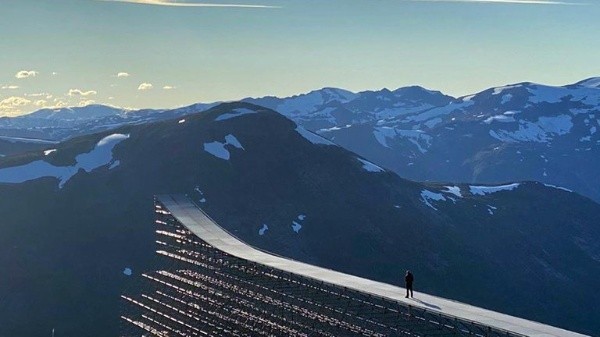 Tom Cruise, antes de saltar al vació. Foto: F Christopher McQuarrie