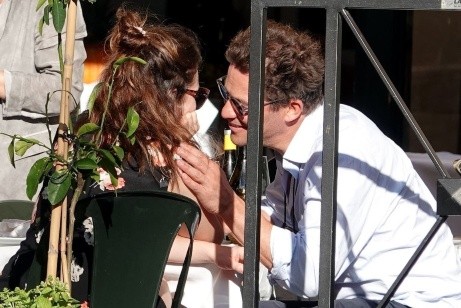 Dominic West y Lily James Dominic West y Lily James