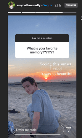 Amybeth McNulty y Louis Hynes