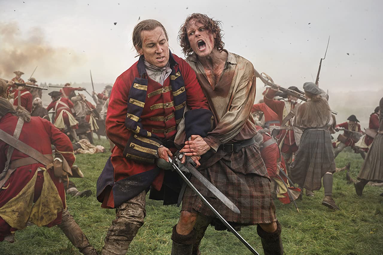 El Capitán Randall y Jamie Fraser el día de la batalla de Culloden. Foto: (IMDB)