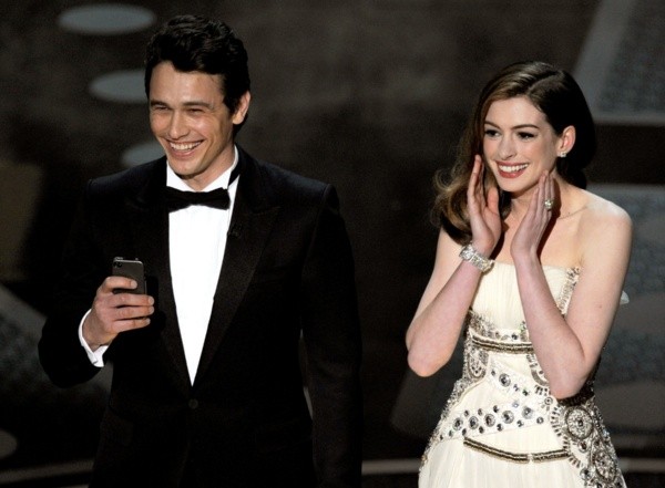 James Franco y Anne Hathaway en la presentación de los Óscar. Foto: (Getty)