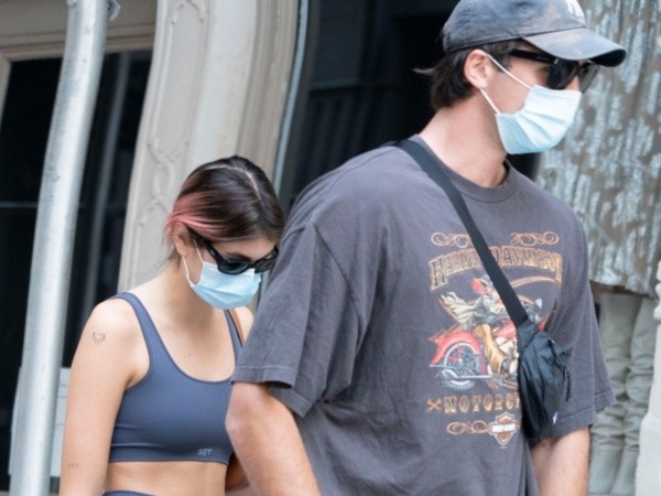 Jacob siempre caminó un paso delante de Kaia. Foto: (Getty) Jacob siempre caminó un paso delante de Kaia. Foto: (Getty)