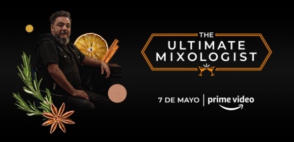 Paco Ayala, listo para disfrutar la mixología en The Ultimate Mixologist (cortesía Amazon Prime)