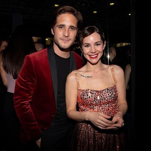 Diego Boneta y Camila Sodi. Foto: (Revista Quién) Diego Boneta y Camila Sodi. Foto: (Revista Quién)