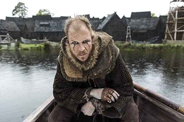 Gustaf Skarsgård como Floki. Foto: (IMDB)