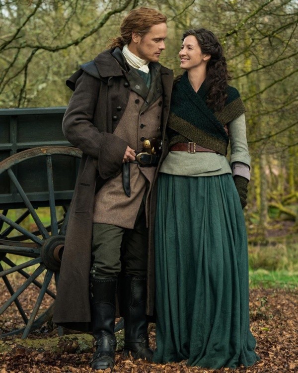 Sam Heughan y Caitriona Balfe transmiten una química inigualable. Foto: (Starz Play)