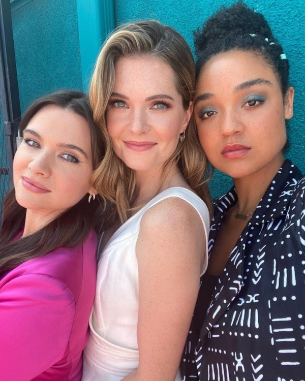 Las protagonistas de The Bold Type. Foto: (HULU)