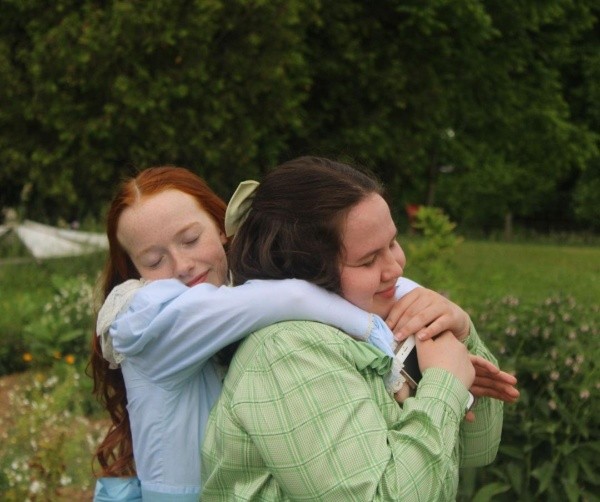 Amybeth en Ann with an E. Foto: (@amybethmcnulty)