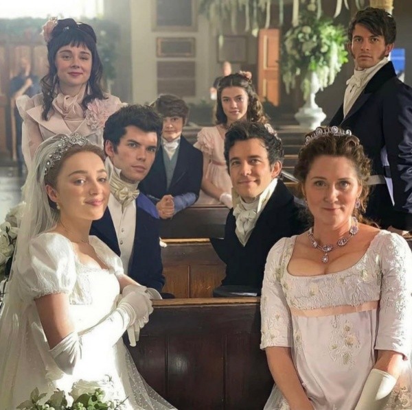 El elenco se somete a PCR. Foto: (Netflix) El elenco se somete a PCR. Foto: (Netflix)