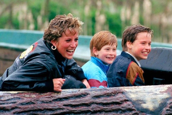 Lady Di y sus hijos. Foto: (ShutterStock) Lady Di y sus hijos. Foto: (ShutterStock)