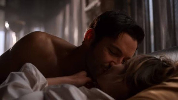 Lucifer y Chloe en su primera relación. Foto: (IMDB)