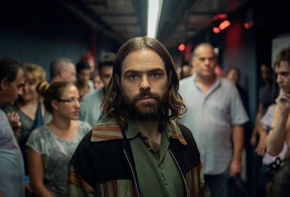 Peter Lanzani es Tadeo Vázquez Pena. Foto: (Netflix)