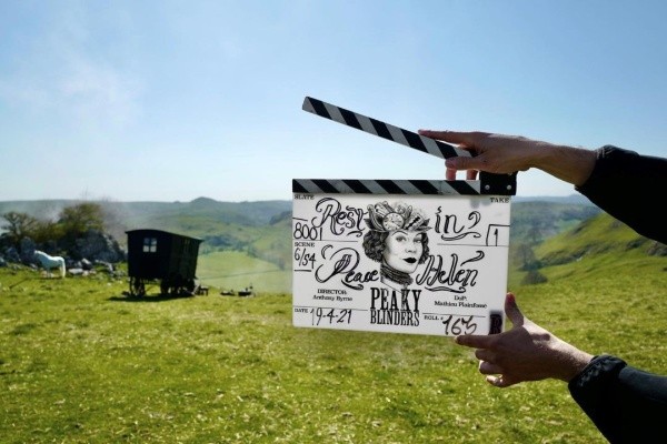 Uno de los homenajes que la producción le brindó a Helen McCrory. Foto: (BBC)