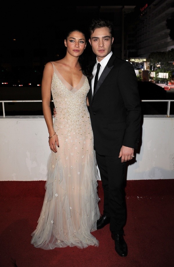 Jessica Szohr y Ed Westwick. Foto: (Getty)