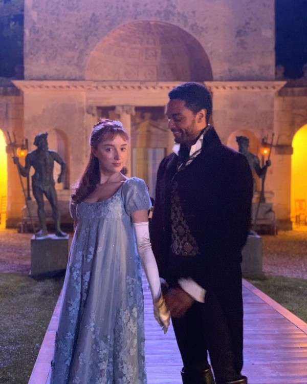 La química entre Phoebe Dynevor y Regé-Jean Page fue inigualable. Foto: (Netflix)
