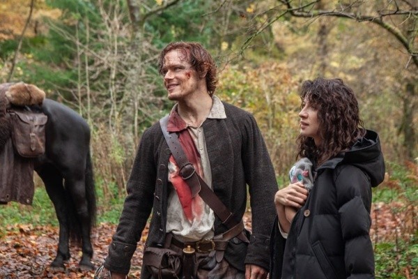 Caitriona Balfe y Sam Heughan durante los rodajes de la primera temporada. Foto: (Starz Play)