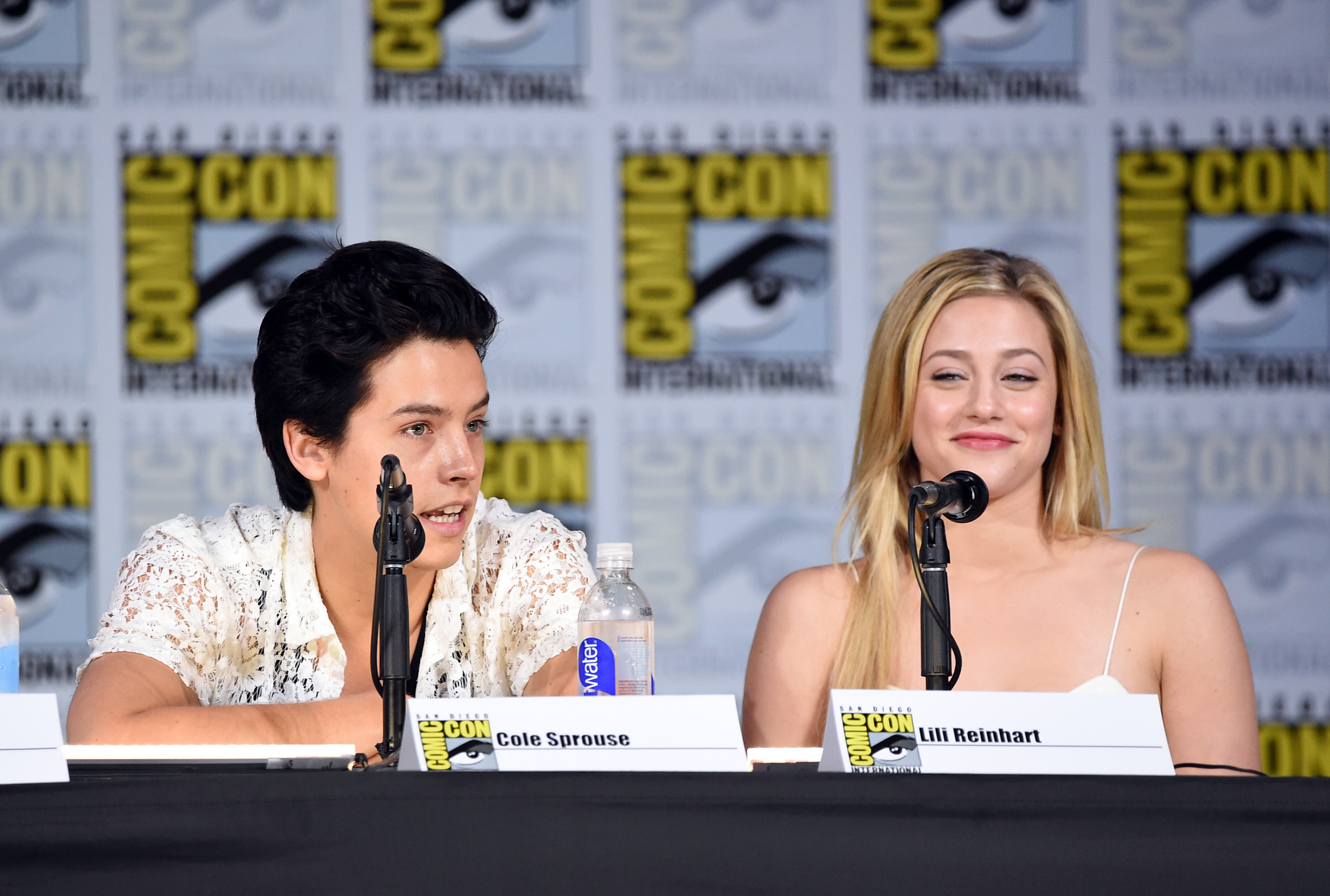 Lili Reinhart y Cole Sprouse. Foto: (Getty) Lili Reinhart y Cole Sprouse. Foto: (Getty)