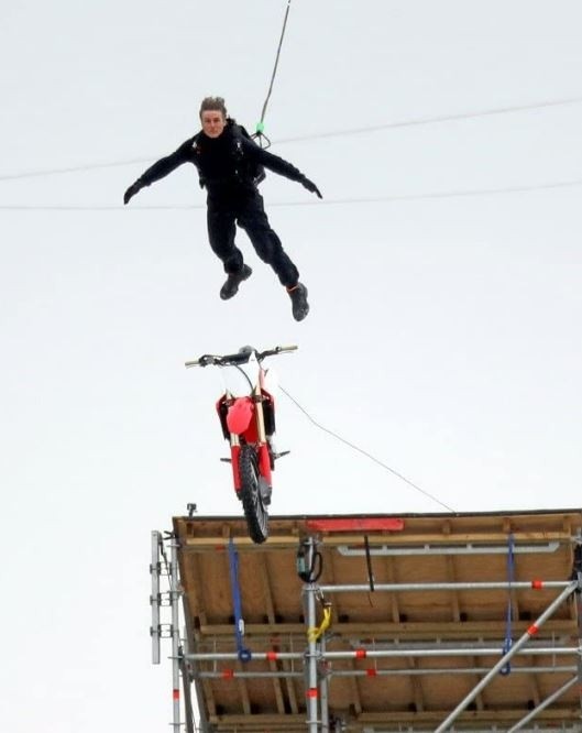 mision imposible 7 tom cruise stunt