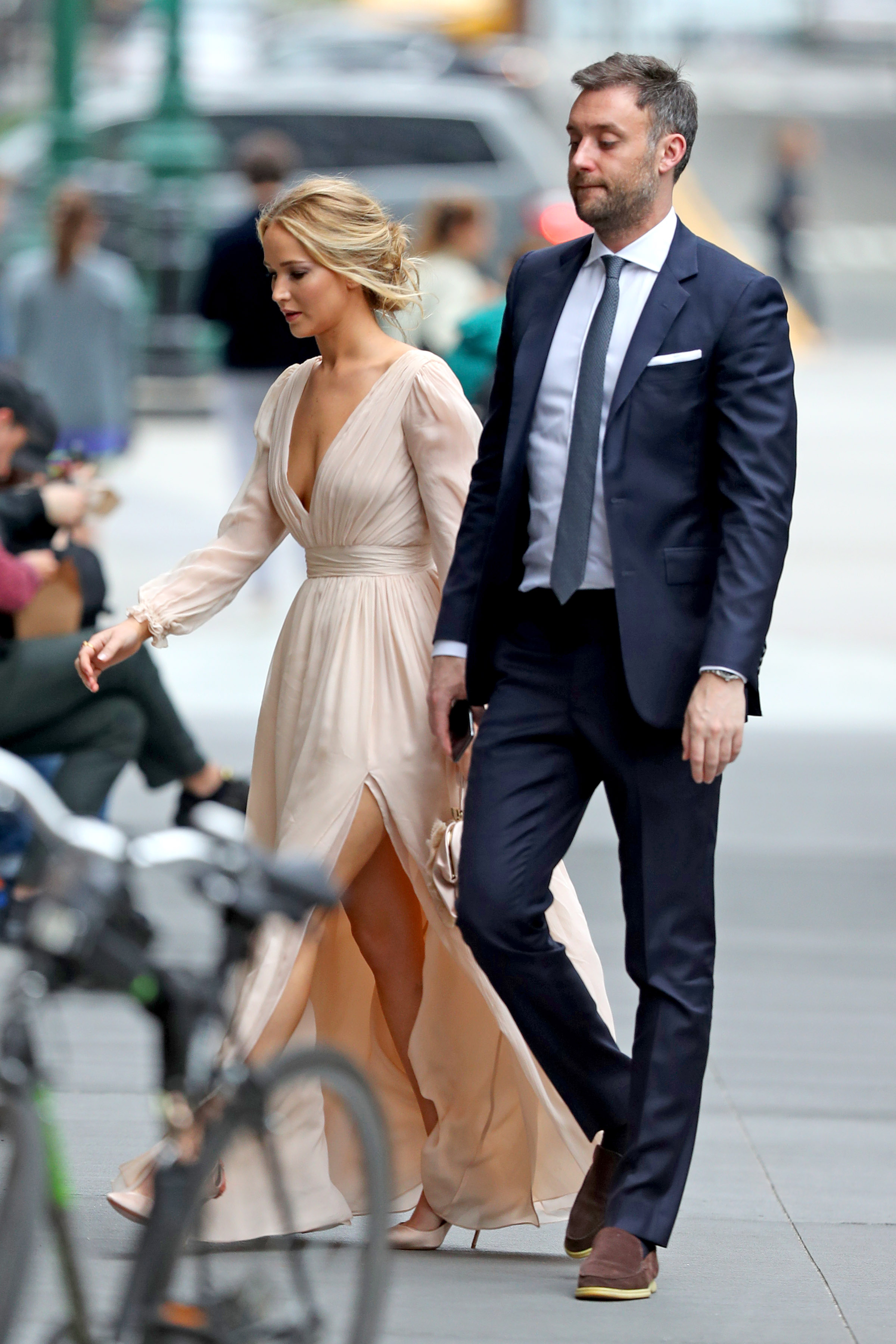 Jennifer Lawrence y su esposo. Foto: (Grosby Group).