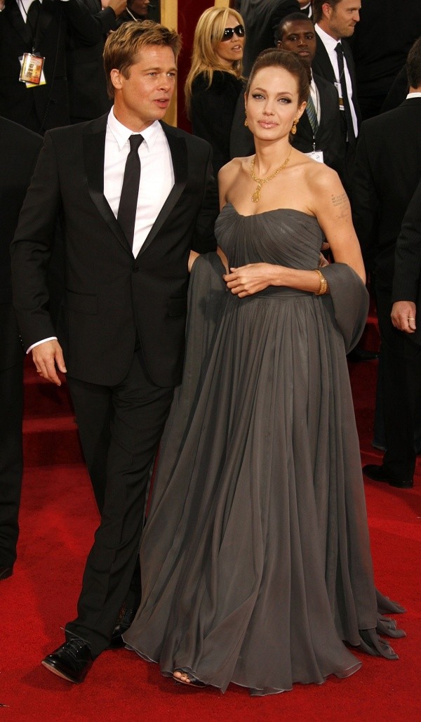 Brad Pitt y Angelina Jolie están más lejos que nunca. Foto: (Getty)