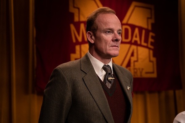 Alistair Petrie como el Sr. Groof. Foto: (Netflix)