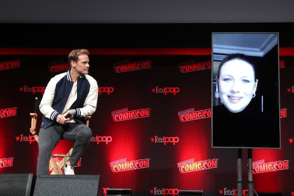 Los protagonistas de Outlander en la Comic on 2021. Foto: (Getty)