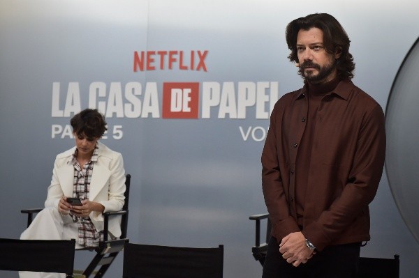 Álvaro Morte en la conferencia de prensa. Foto: (Netflix)