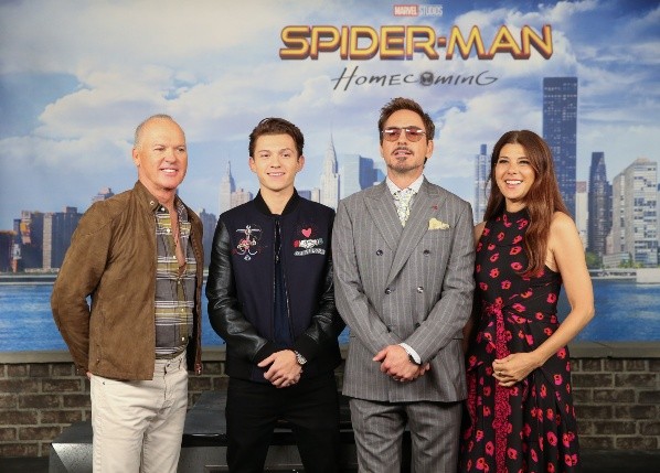 Tom Holland y Robert Downey Jr en la premire de Homecoming. Foto: (Getty)