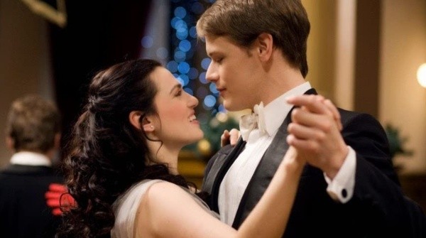 Sam Heughan en Una Princesa para Navidad. Foto: (IMDB)