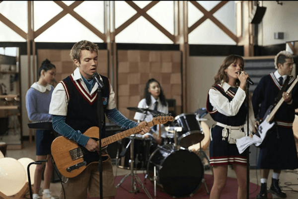 Rodrigo Dávila, el productor musical de la serie. Fuente: (Imbd)