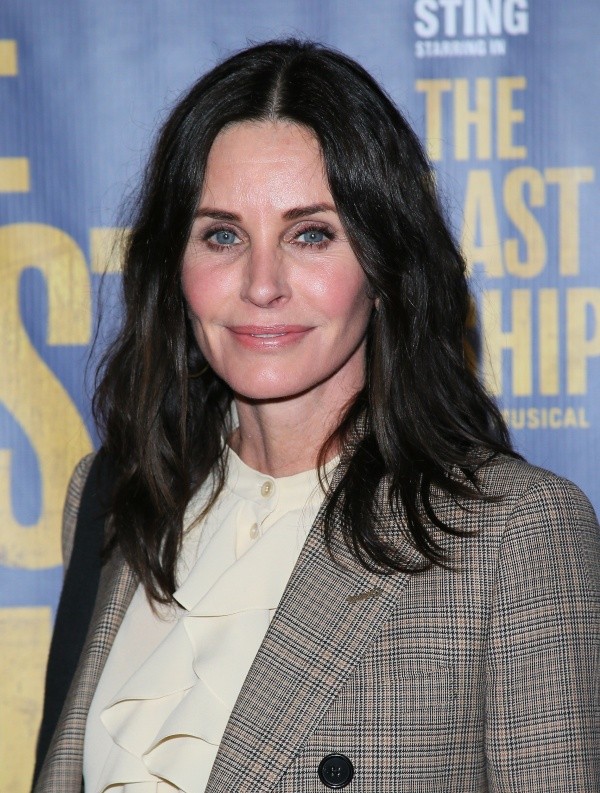 Courteney Cox protagoniza la serie de StarzPlay (Foto: Getty)