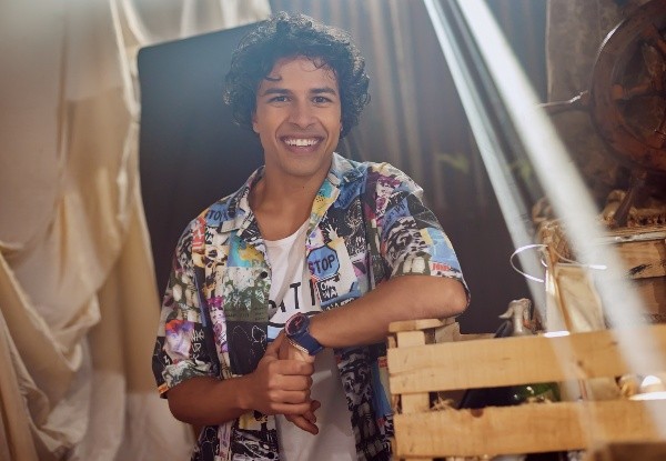 Luan Brum es Charlie. Foto: (Netflix)