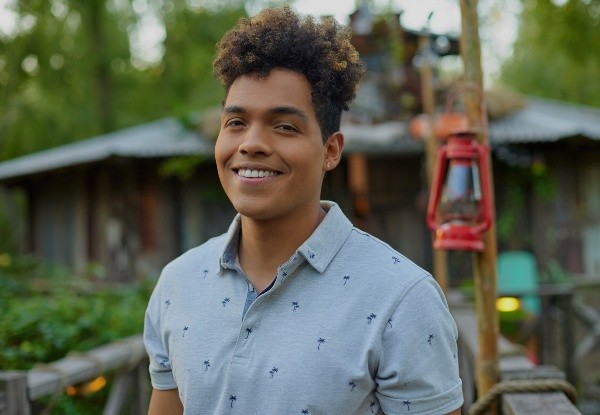 Víctor Varona es Tony. Foto: (Netflix)