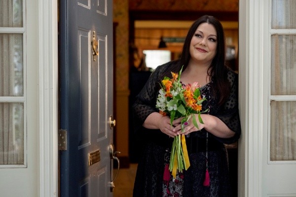 Brooke Elliott como Dana Sue. Foto: (Netflix)