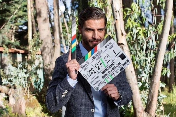 Maxi Iglesias es otro de los protagonistas de la serie de Netflix.