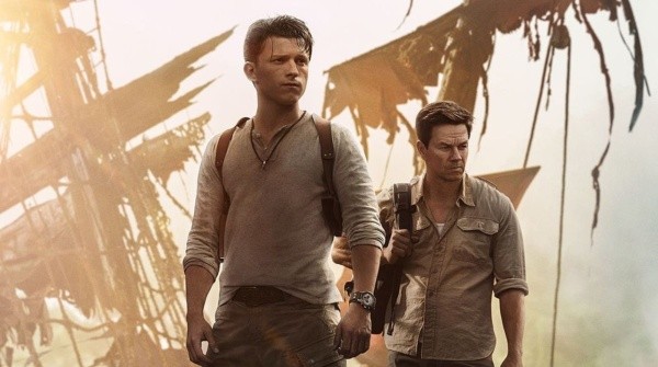 Tom Holland y Mark Wahlberg en Uncharted. Foto: (Sony Pictures)